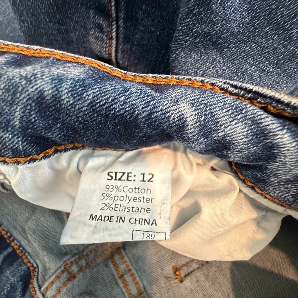 Stylish Blue Distressed Women Jeans - Picture 3 of 3